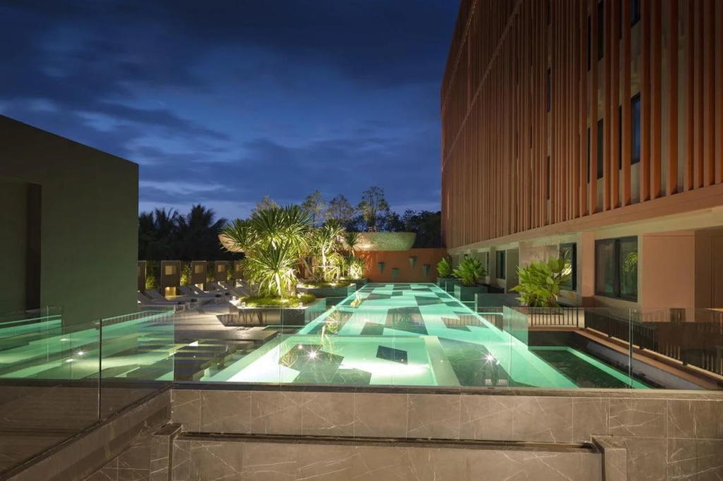 PRIME TOWN - Posh & Port Hotel PHUKET