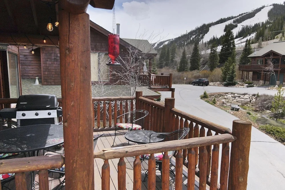 Clover At Slopeside Village 3 Bedroom Townhouse by RedAwning