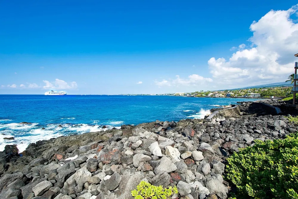 Kona Shores