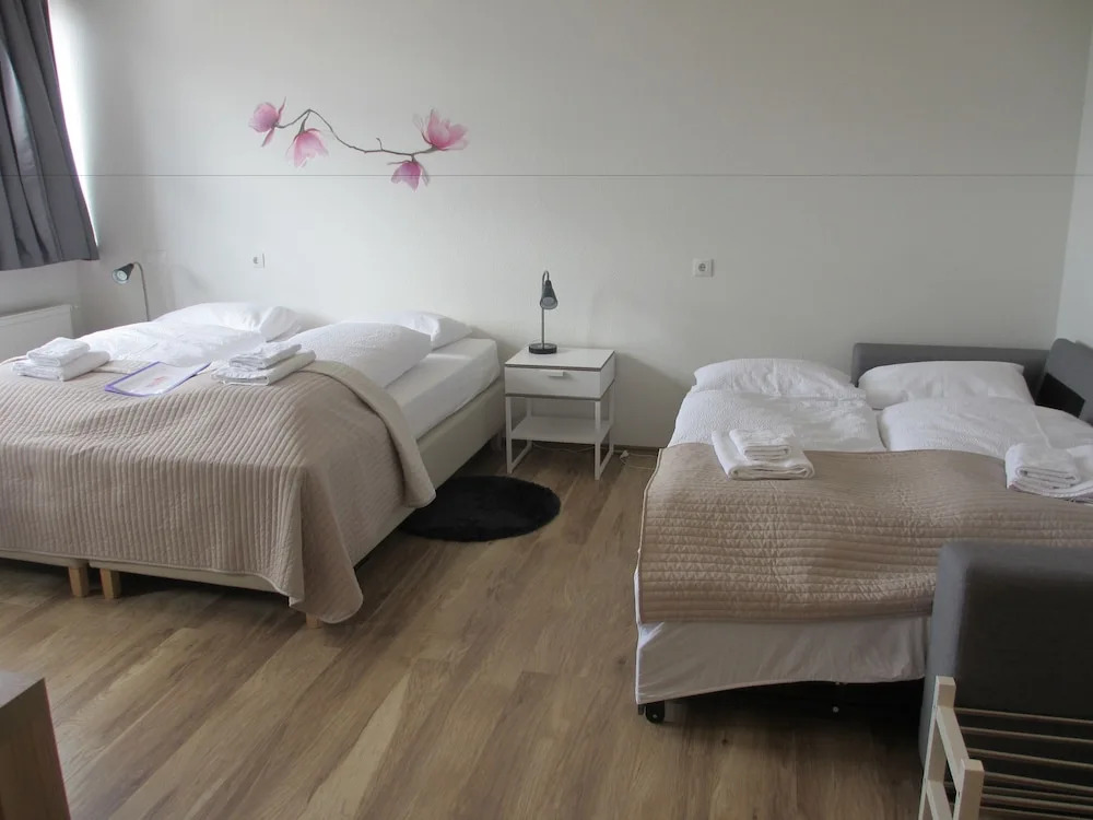 Route 1 Guesthouse