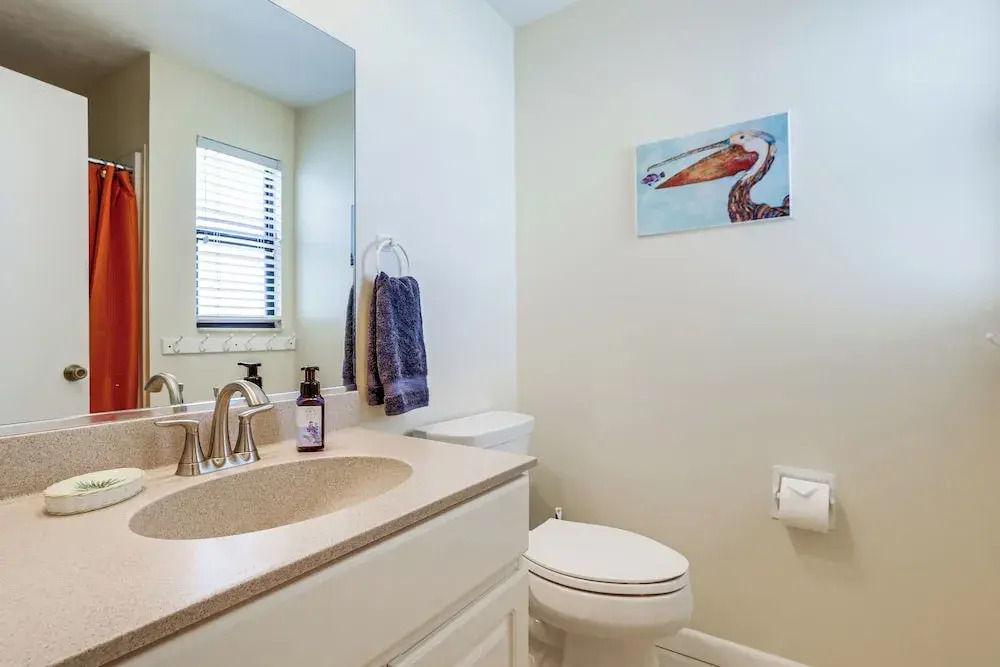 Bright Englewood Gem: Rooftop Patio, Walk to Beach