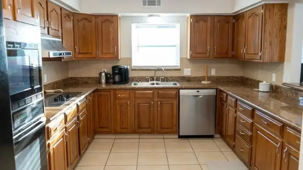 Fun Retro Island Vibe Sleeps 17 Beach 1 Block 4 Bedroom Home