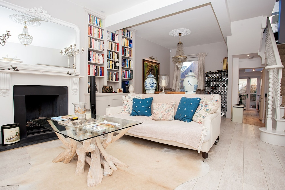 Stunning Luxurious Modern 3 Storey House in Fulham