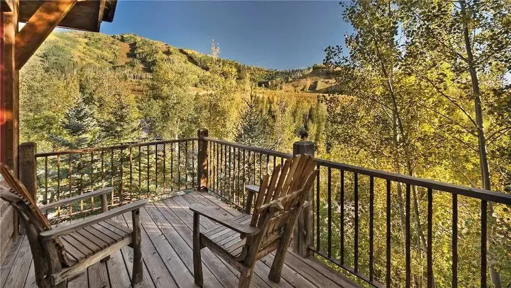 Gold Mine Lodge 6 BedroomHoliday home By Moving Mountains