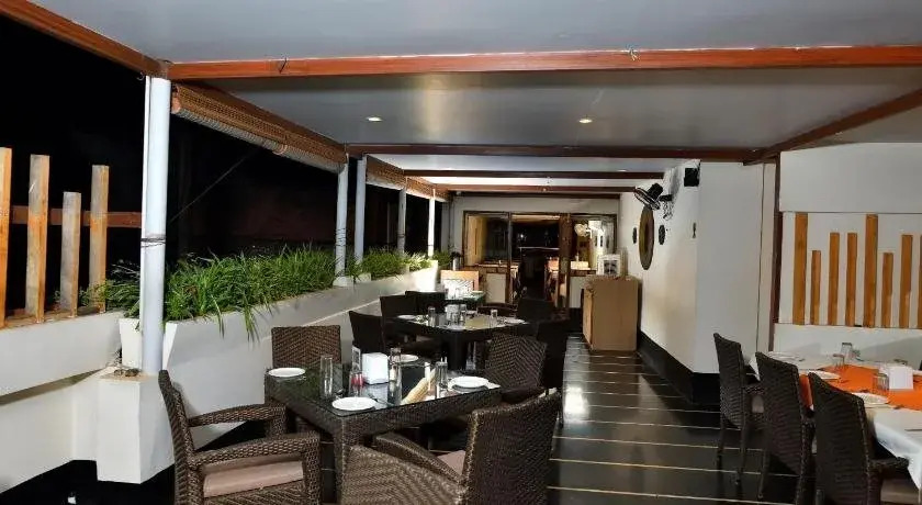 Western Lodge And Top In Town Bar And Resturant