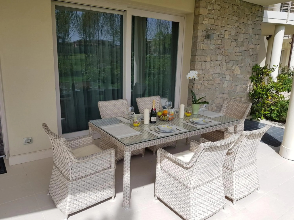 Luxury Apartments Beauty Gardens