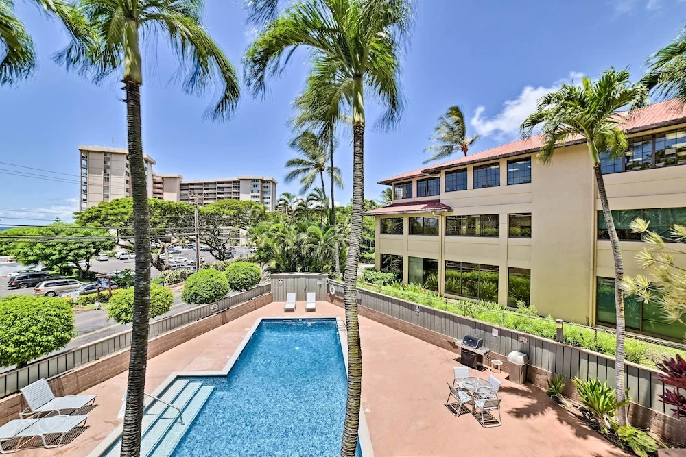 Walk to Beach: West Maui Condo w/ Lanai & Pool!