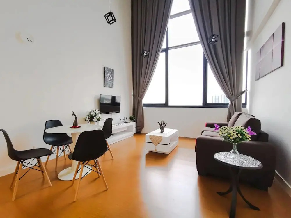 The Hub Service Apartment