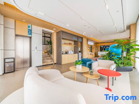 Home Inn ·(Lingshui Haiyun Square Cycling Post Store)