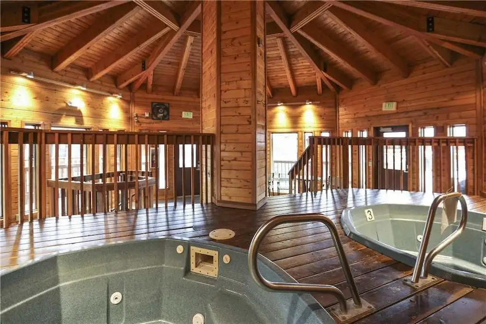 TYRA SKI IN OUT 4 BR Condo