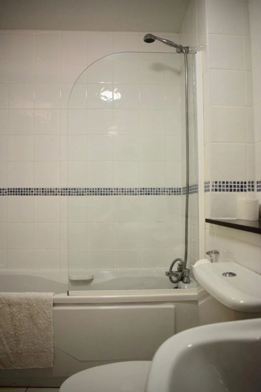 2 Bedroom Apartment With Balconies