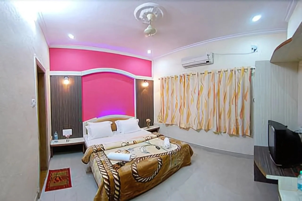 Shanti's Hotel Sonai