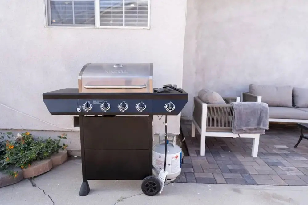 Large 4-bedroom House With AIR Hockey Table Close TO Disneyland IN Orange County p41