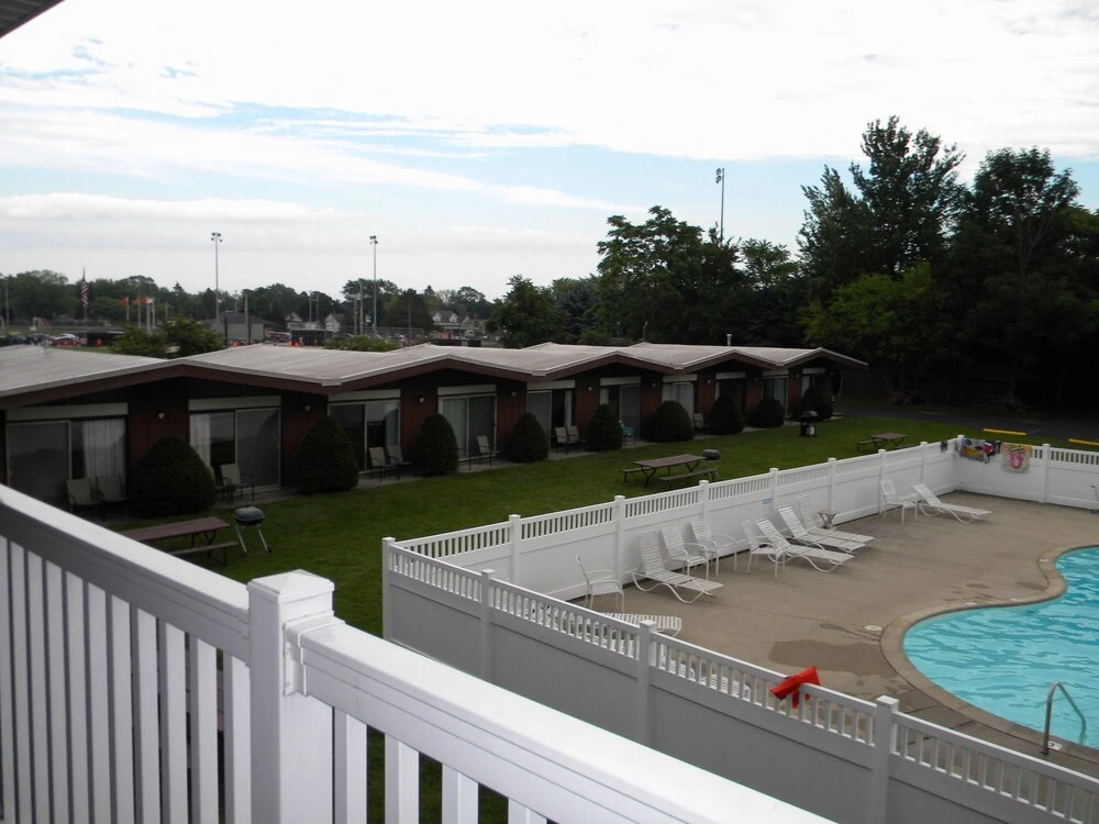Naders Motel & Suites