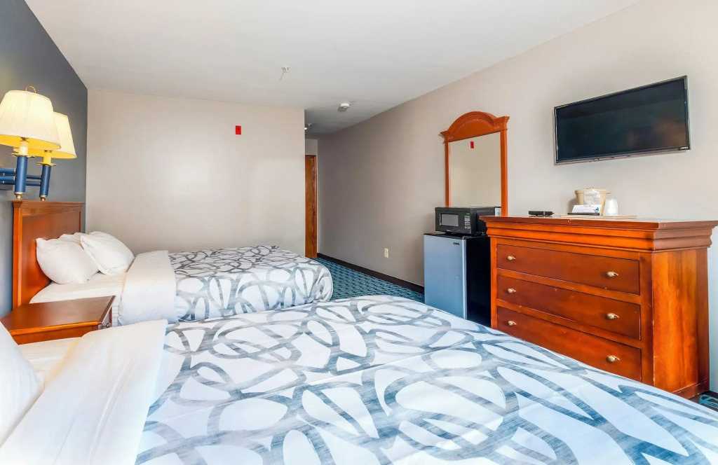 Spark By Hilton Freeport