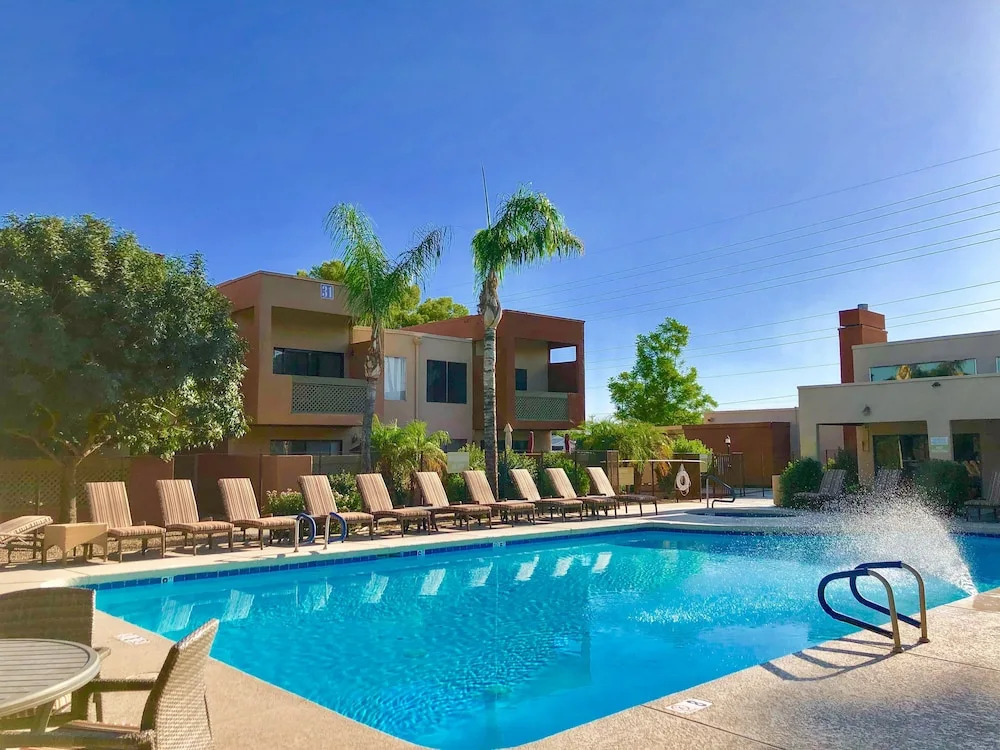 3600 Scottsdale - 2 Br Condo