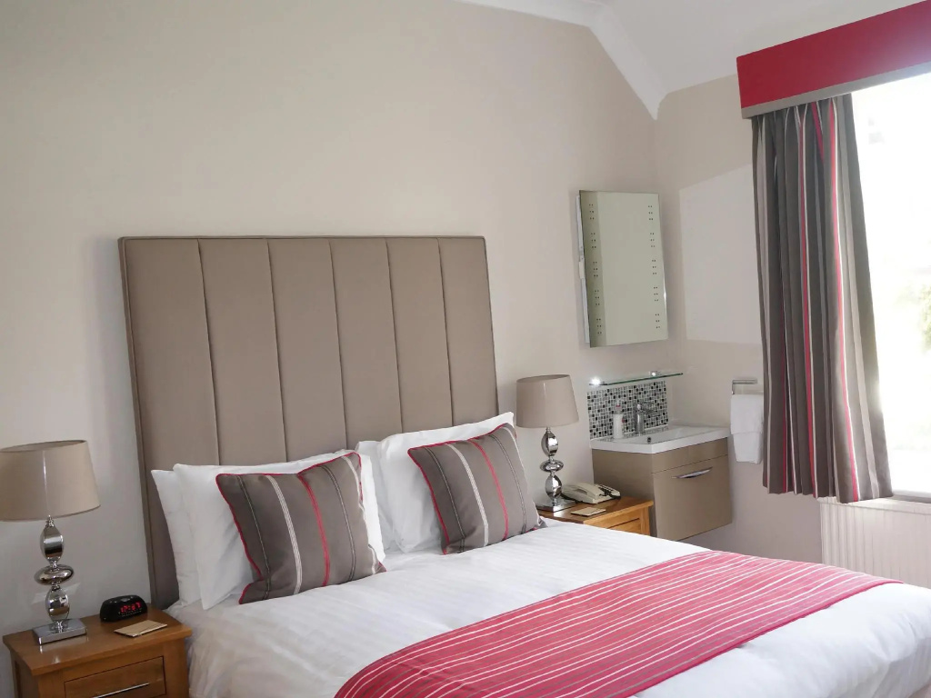 The Lawn Guest House Gatwick