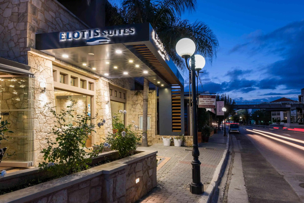 Elotis Suites