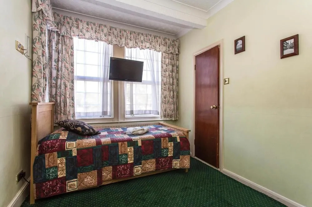 Old Ridgeway Hotel