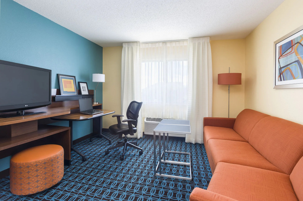 Fairfield by Marriott Inn & Suites Grand Rapids Airport