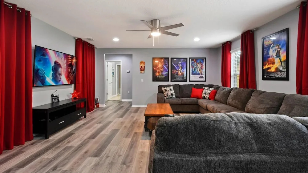 7BR Villa Close to Disney w Pool SPA, Kissimmee