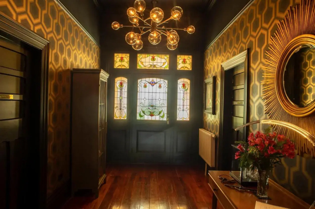 Hawthorne House