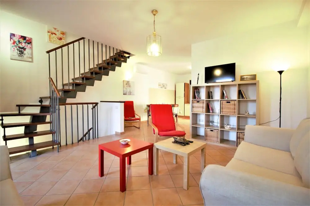 Holidaycasa Emiliano - Villa con Giardino Privato