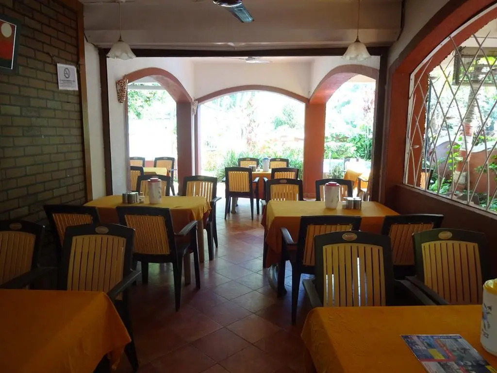 Renzo's Inn