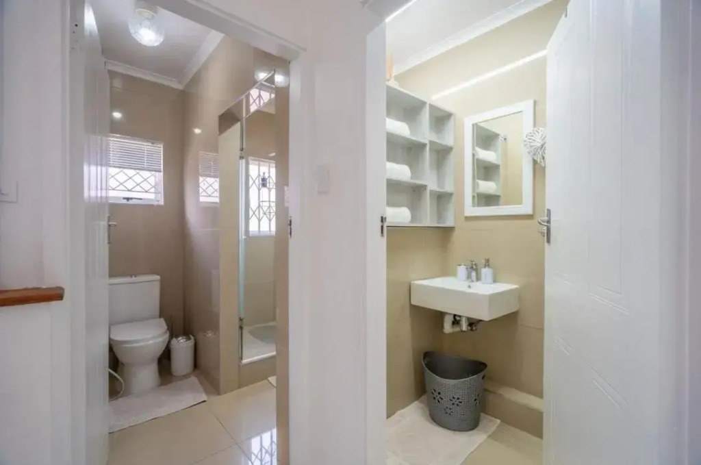 Durban Halaal Accommodation "No Alcohol Strictly Halaal No Parties" Entire Luxury Apartment, 3 Bedrooms, 6 Sleeper, Self Catering "JUST LOCK AND GO"