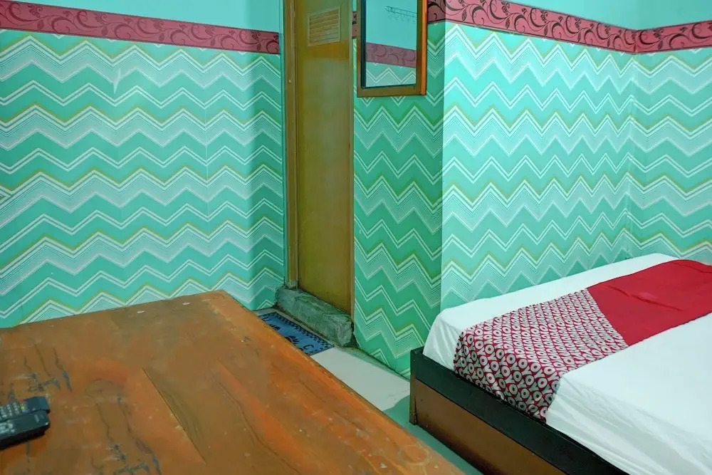 Hotel O Stasiun Tegal Near Alun-Alun Formerly Lumina Guest House