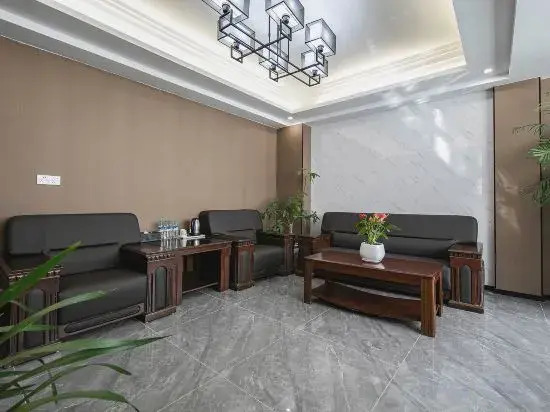 Pinle Hotel (Wuhan Jiangxia Century Plaza store)