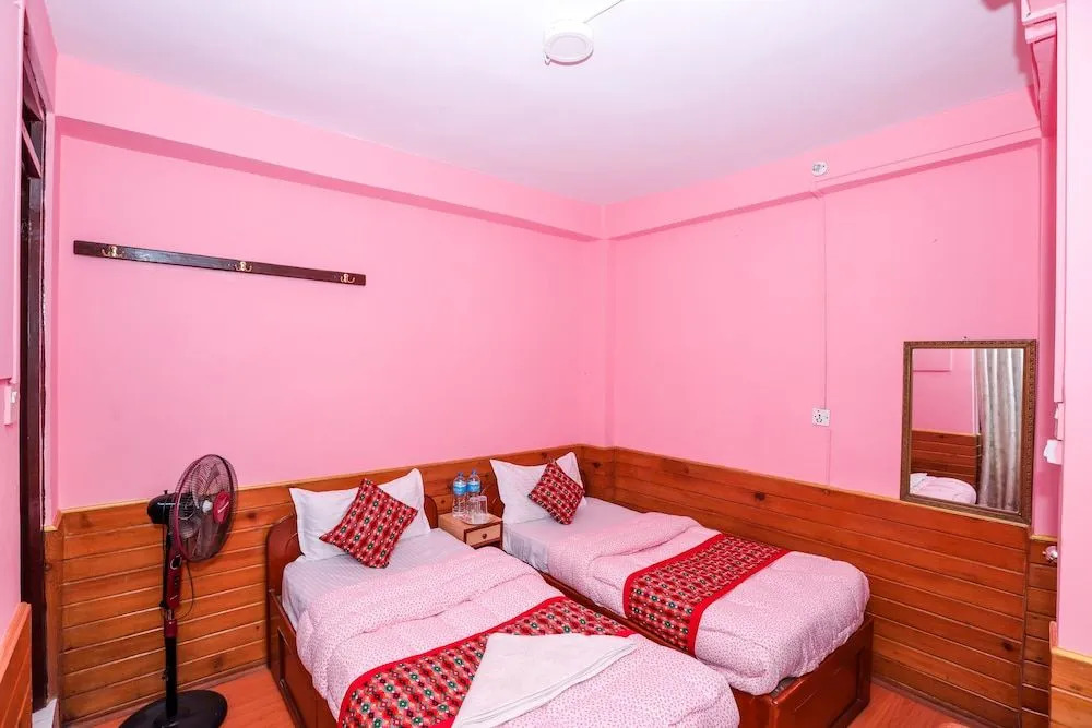 4 Seasons Hostel