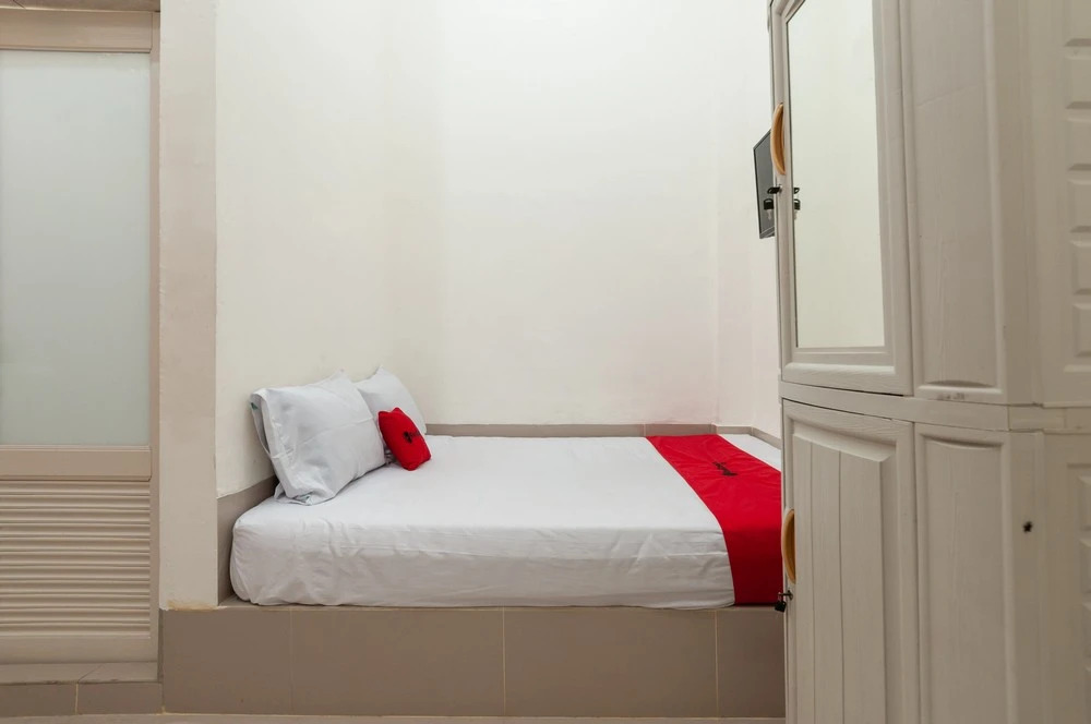 RedDoorz near UISU teladan Medan