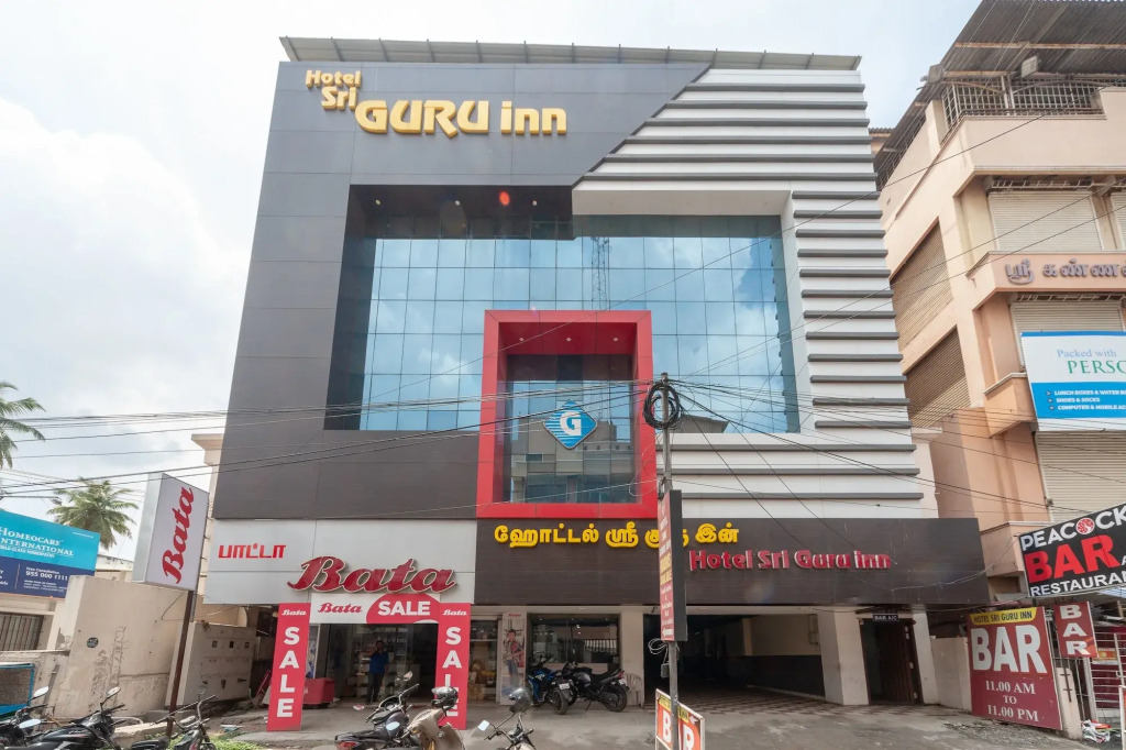 OYO 19909 Sri Guru Inn