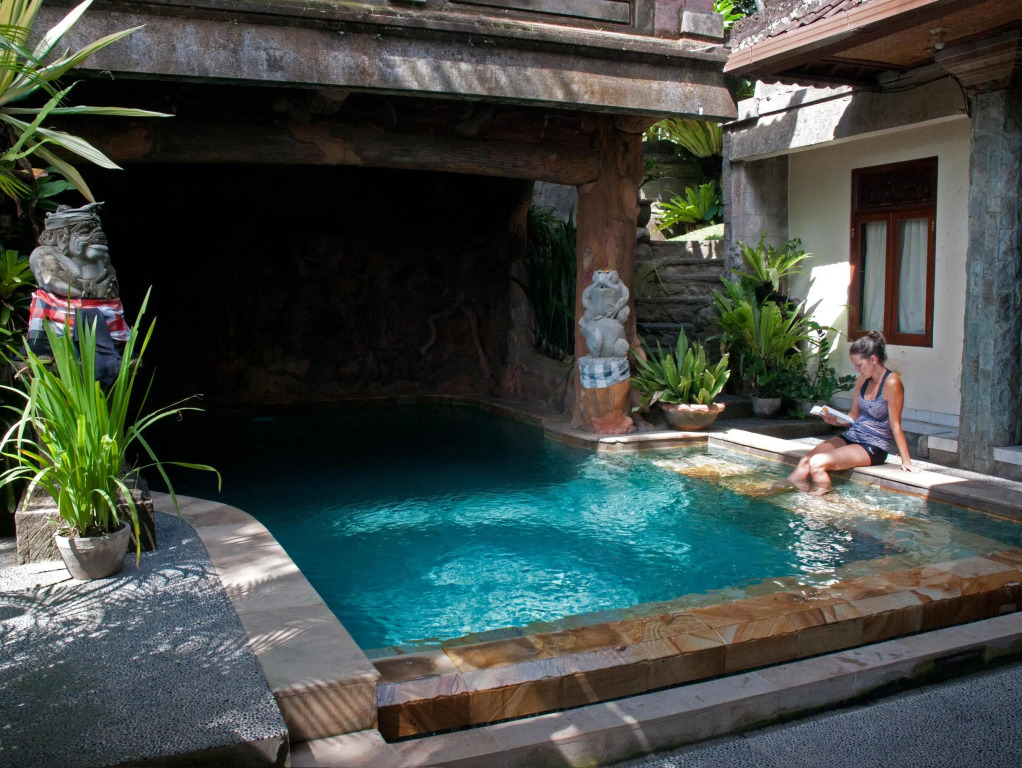 Gustis Garden 2 Guest House
