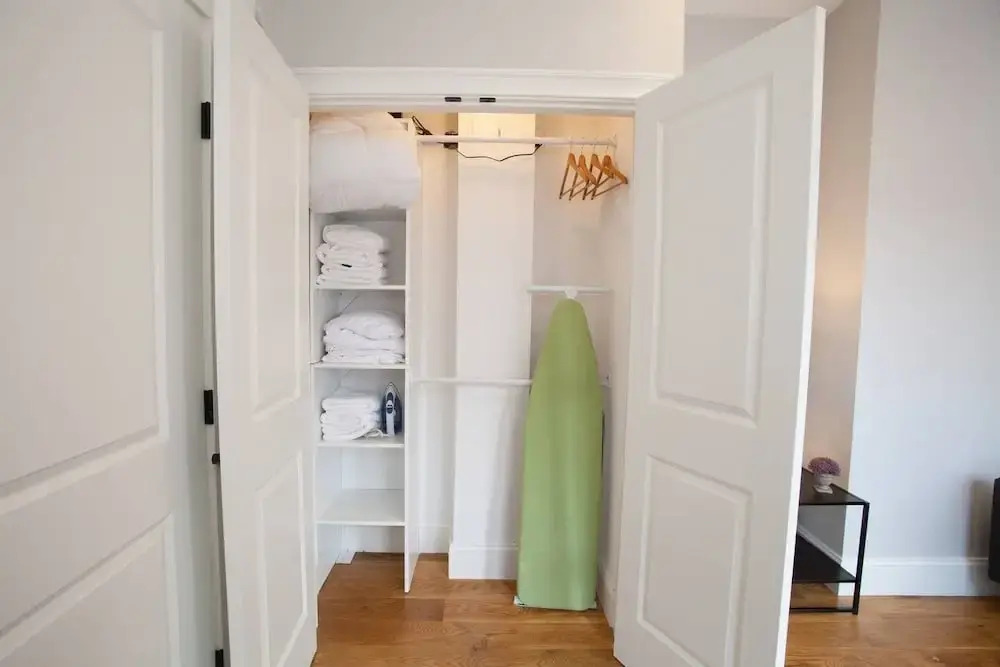 Downtown Boston 4bed 2 Full Bath Condo North End