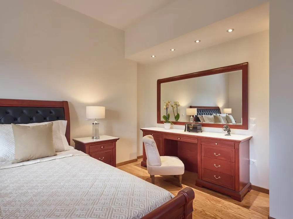 Mont Bleu Luxury Villa
