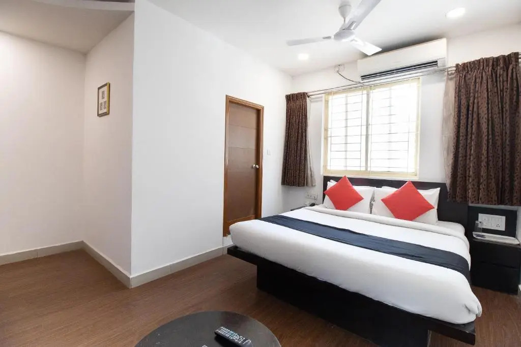 Capital O 70516 Hotel Scarlet