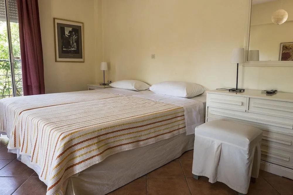 Rex Hotel - Bebekas