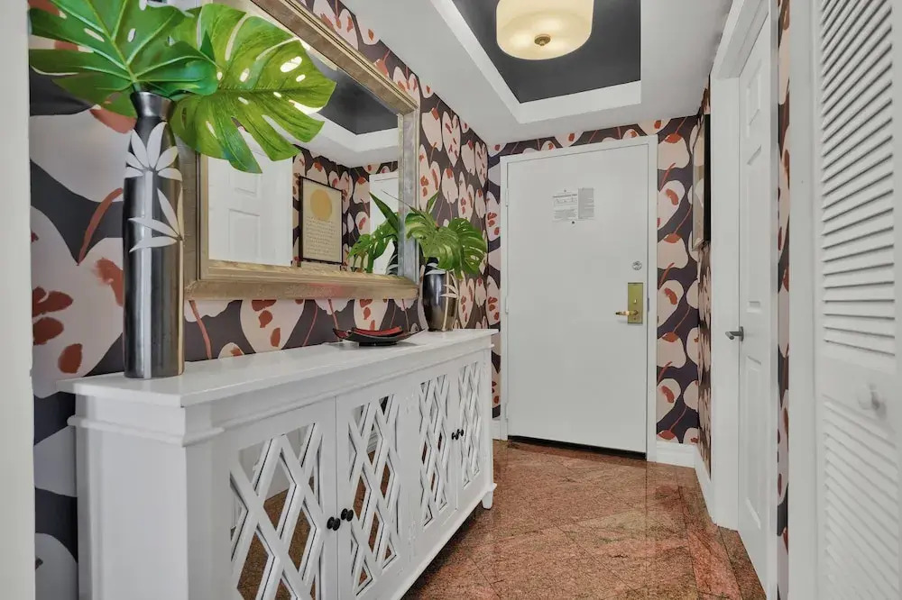 Treetop Retreat Cozy 2 Bedroom in Grove