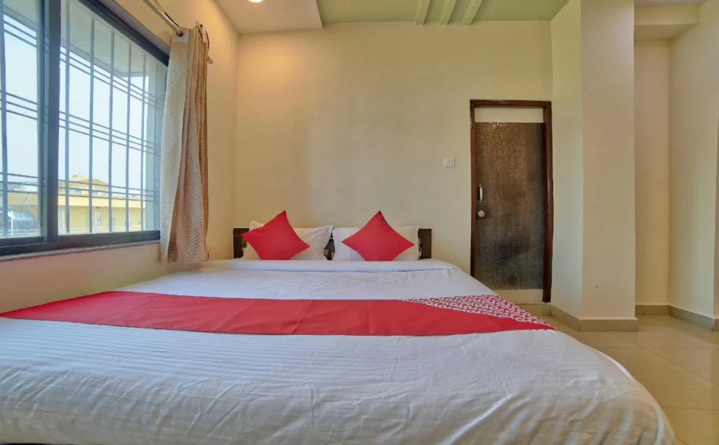 Hotel Risha by OYO