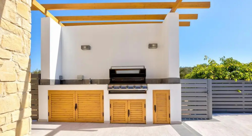 Beautiful villa with great outside space - Meo, Aphrodite Hills Resort