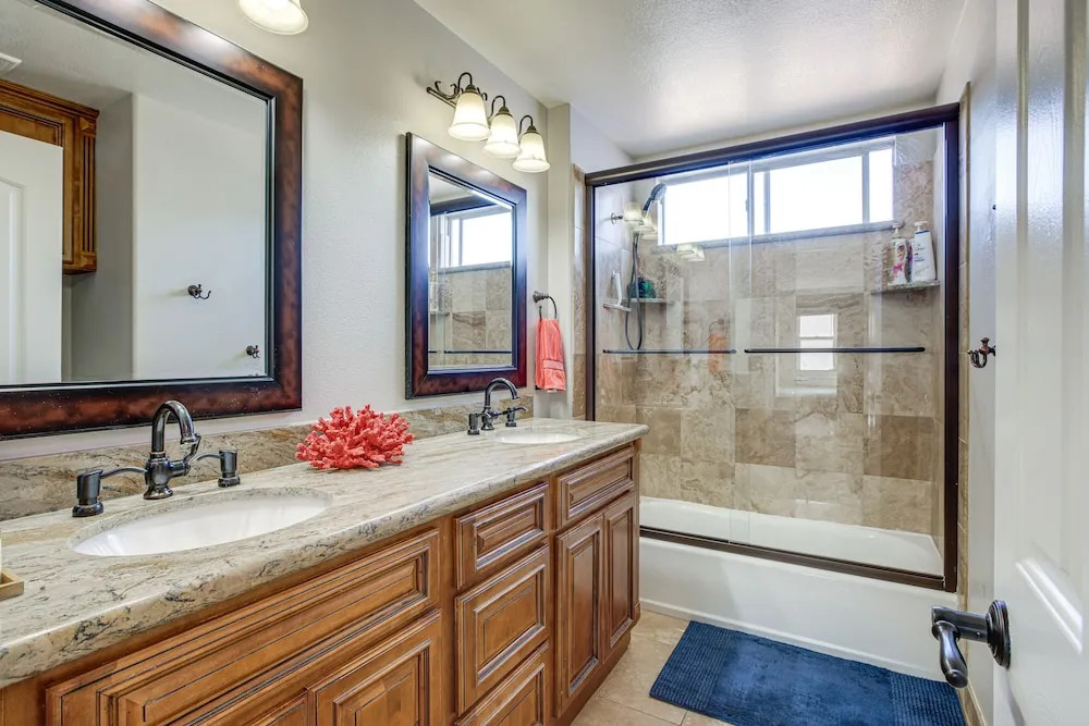 Large Las Vegas Home w/ Pool, Hot Tub + Game Room