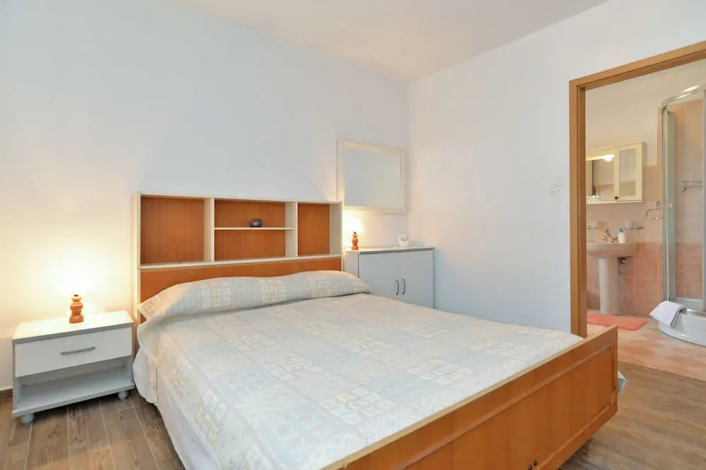 Apartment 1552