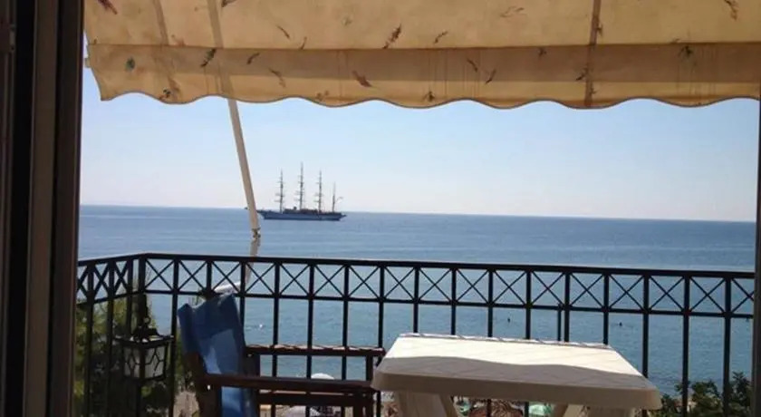 Dimitra Holiday Rooms