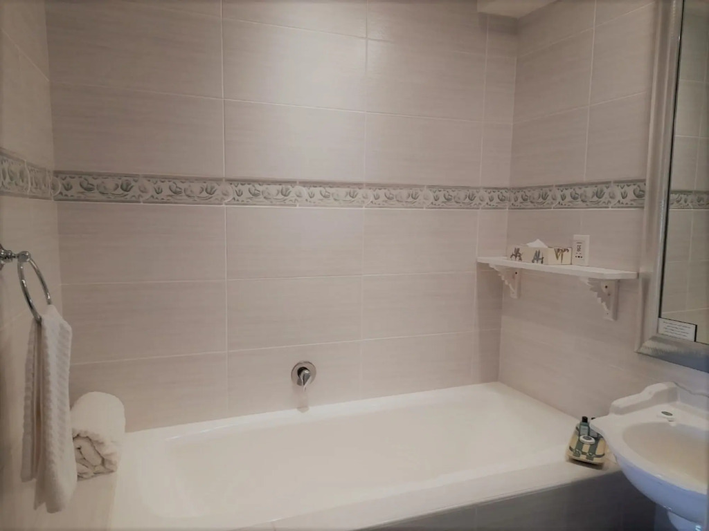 Misty Waves Boutique Hotel