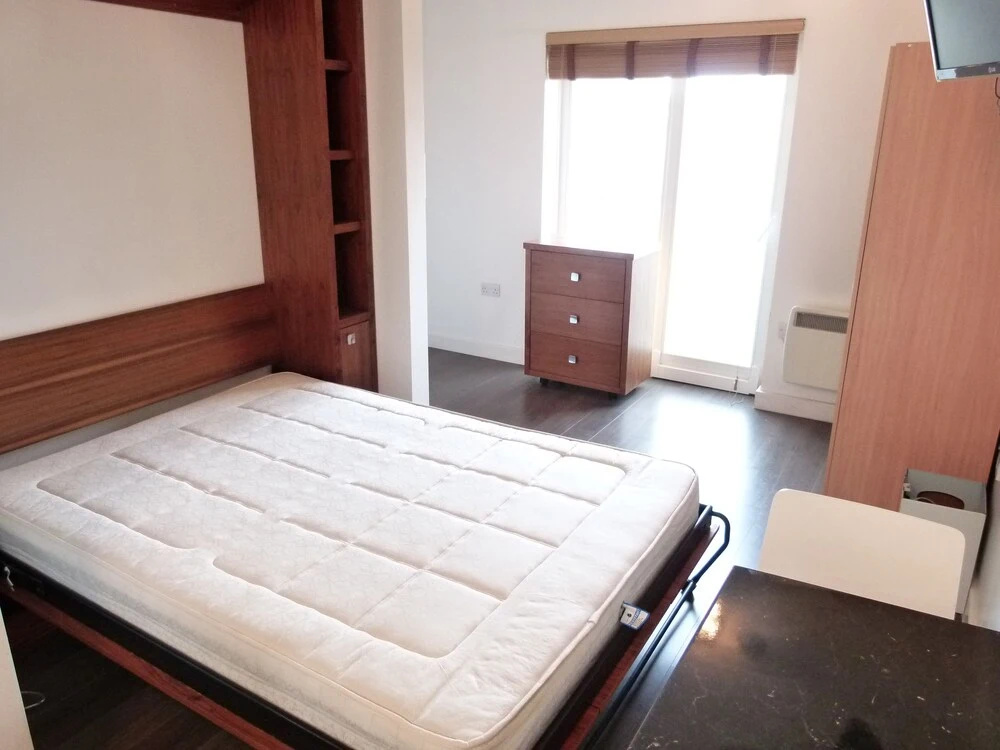 SS Property Hub - City of London Studio Apartment 14