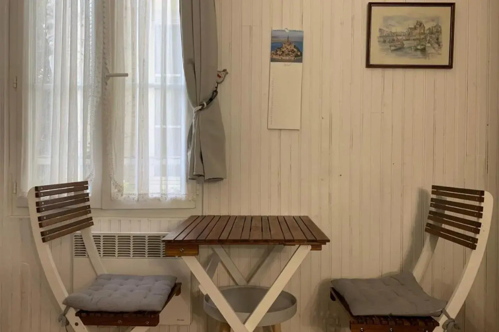 Bright Equipped Studio At 350 M From The Beach
