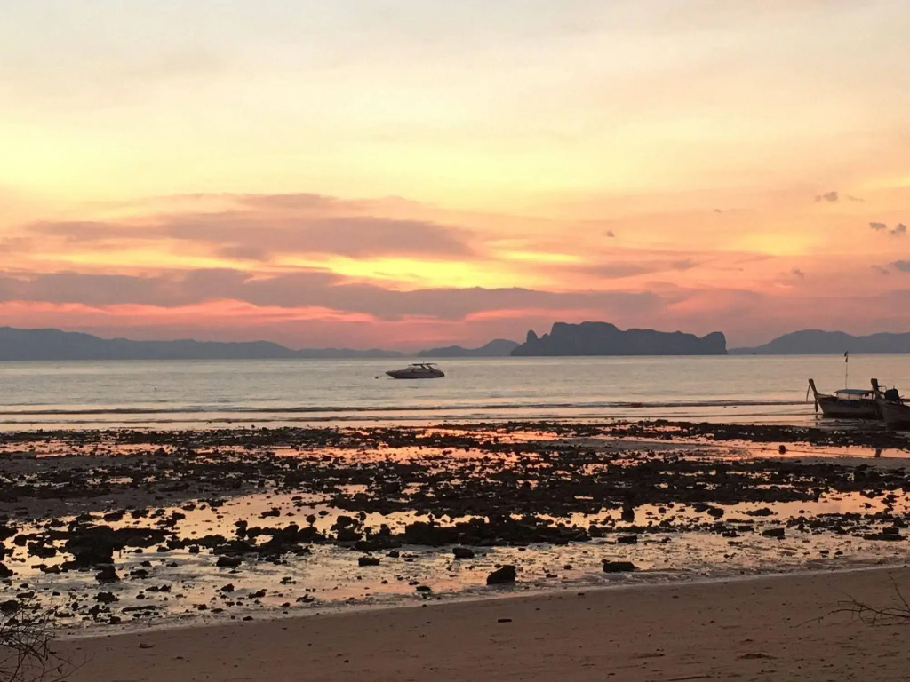 The Pelican Beachfront Suites Krabi