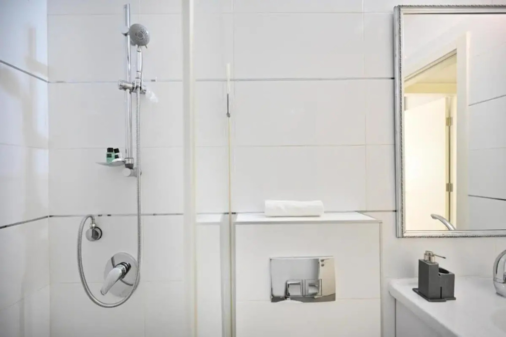 Amazing 2BR near the beach by HolyGuest